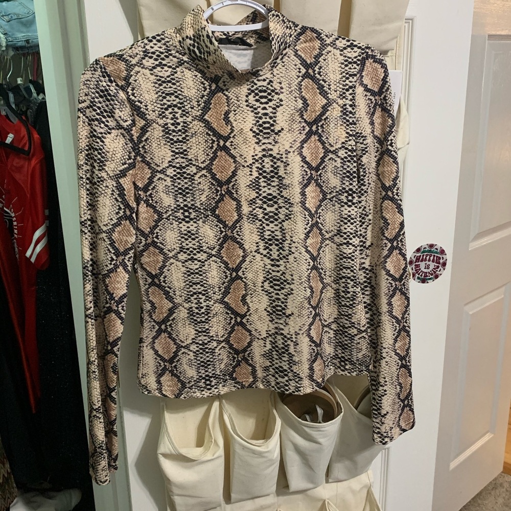 Long sleeve snake shirt